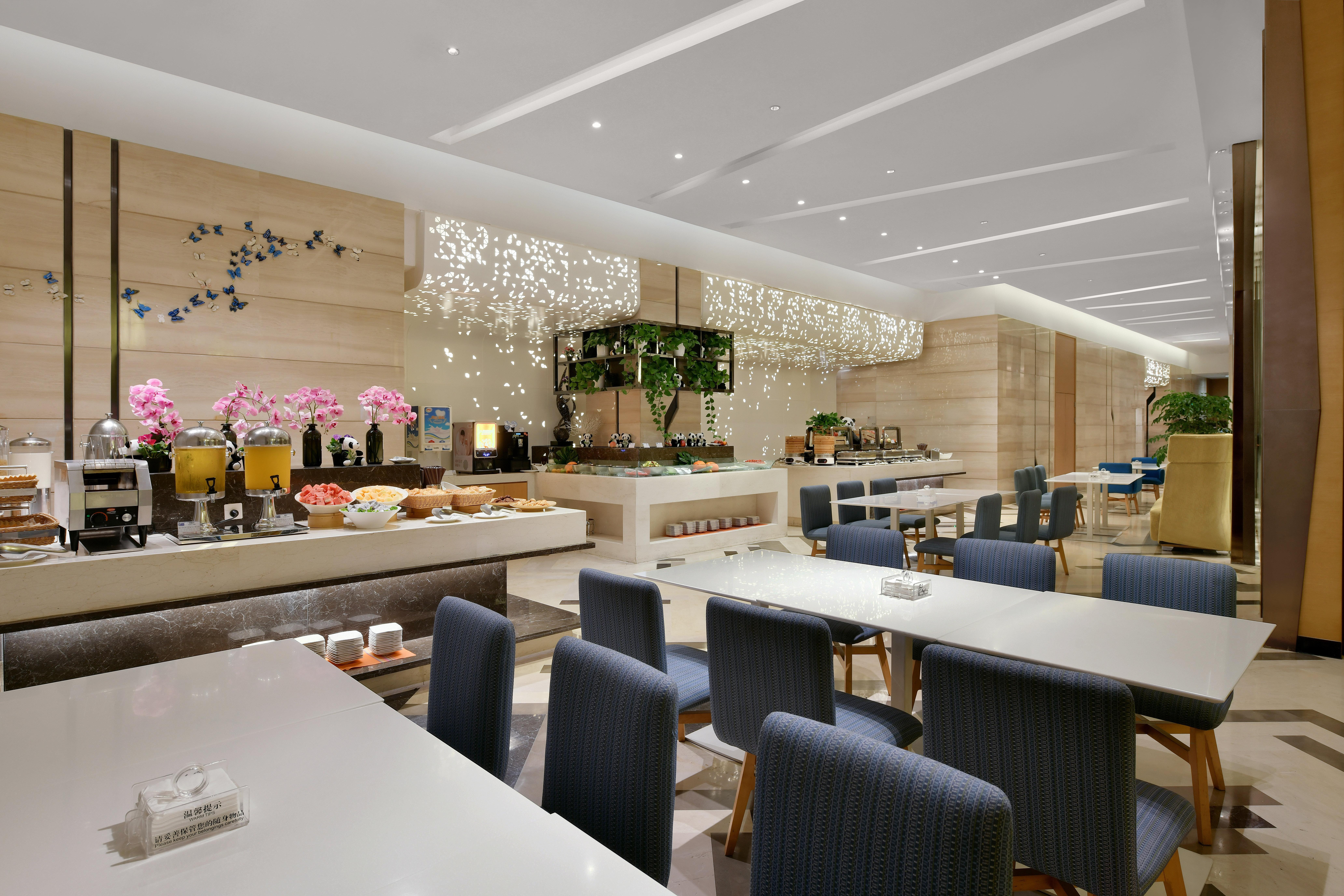 Holiday Inn Express Chengdu Huanhuaxi By Ihg-Near Jinsha Site Musem,Near Wuhou Temple Museum,Welcome Drinks,Free Gym,Free Self-Service Laundry צ'נגדו מראה חיצוני תמונה