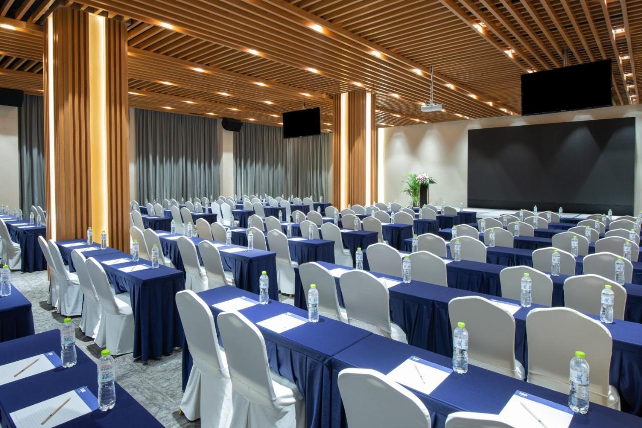 Holiday Inn Express Chengdu Huanhuaxi By Ihg-Near Jinsha Site Musem,Near Wuhou Temple Museum,Welcome Drinks,Free Gym,Free Self-Service Laundry צ'נגדו מראה חיצוני תמונה