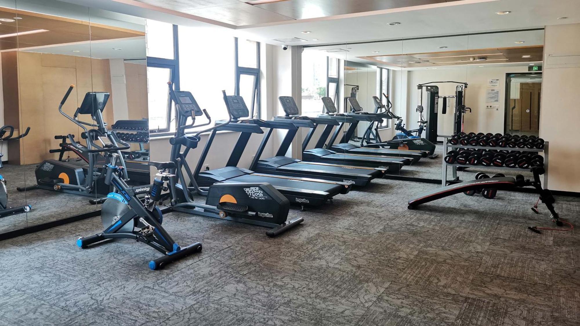 Holiday Inn Express Chengdu Huanhuaxi By Ihg-Near Jinsha Site Musem,Near Wuhou Temple Museum,Welcome Drinks,Free Gym,Free Self-Service Laundry צ'נגדו מראה חיצוני תמונה