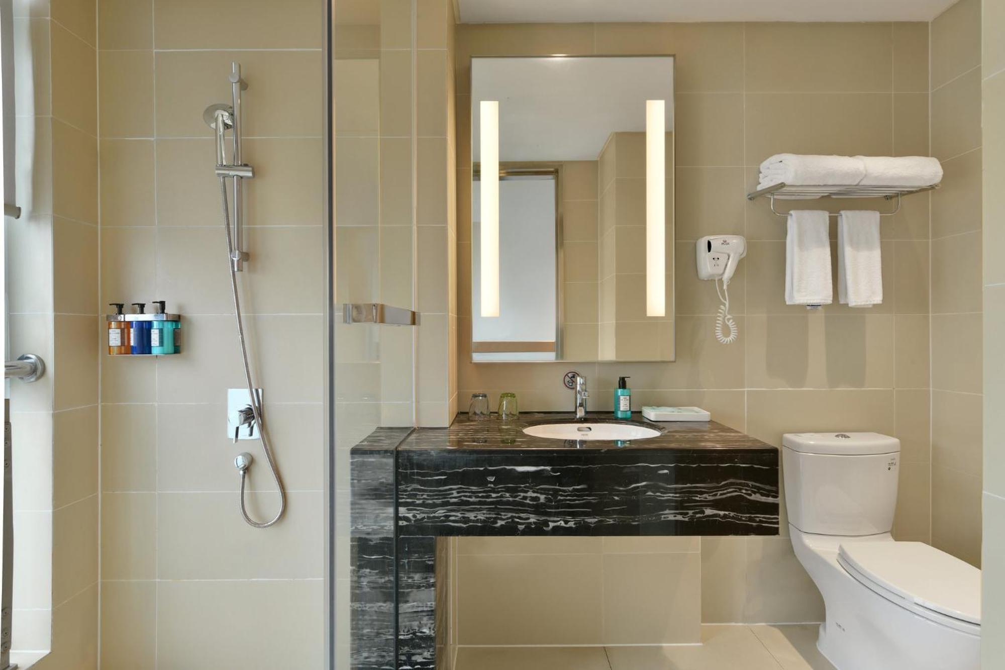 Holiday Inn Express Chengdu Huanhuaxi By Ihg-Near Jinsha Site Musem,Near Wuhou Temple Museum,Welcome Drinks,Free Gym,Free Self-Service Laundry צ'נגדו מראה חיצוני תמונה