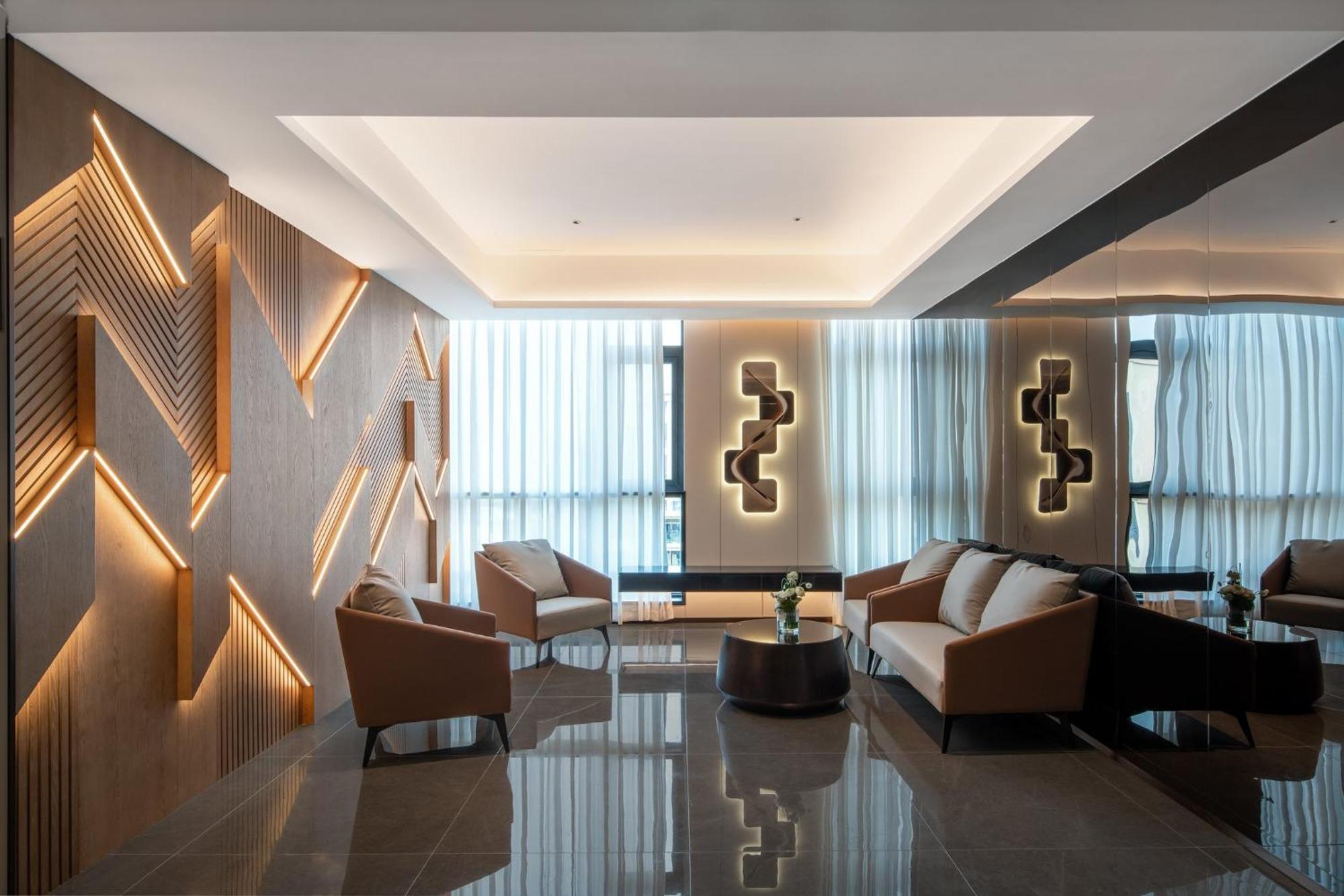 Holiday Inn Express Chengdu Huanhuaxi By Ihg-Near Jinsha Site Musem,Near Wuhou Temple Museum,Welcome Drinks,Free Gym,Free Self-Service Laundry צ'נגדו מראה חיצוני תמונה