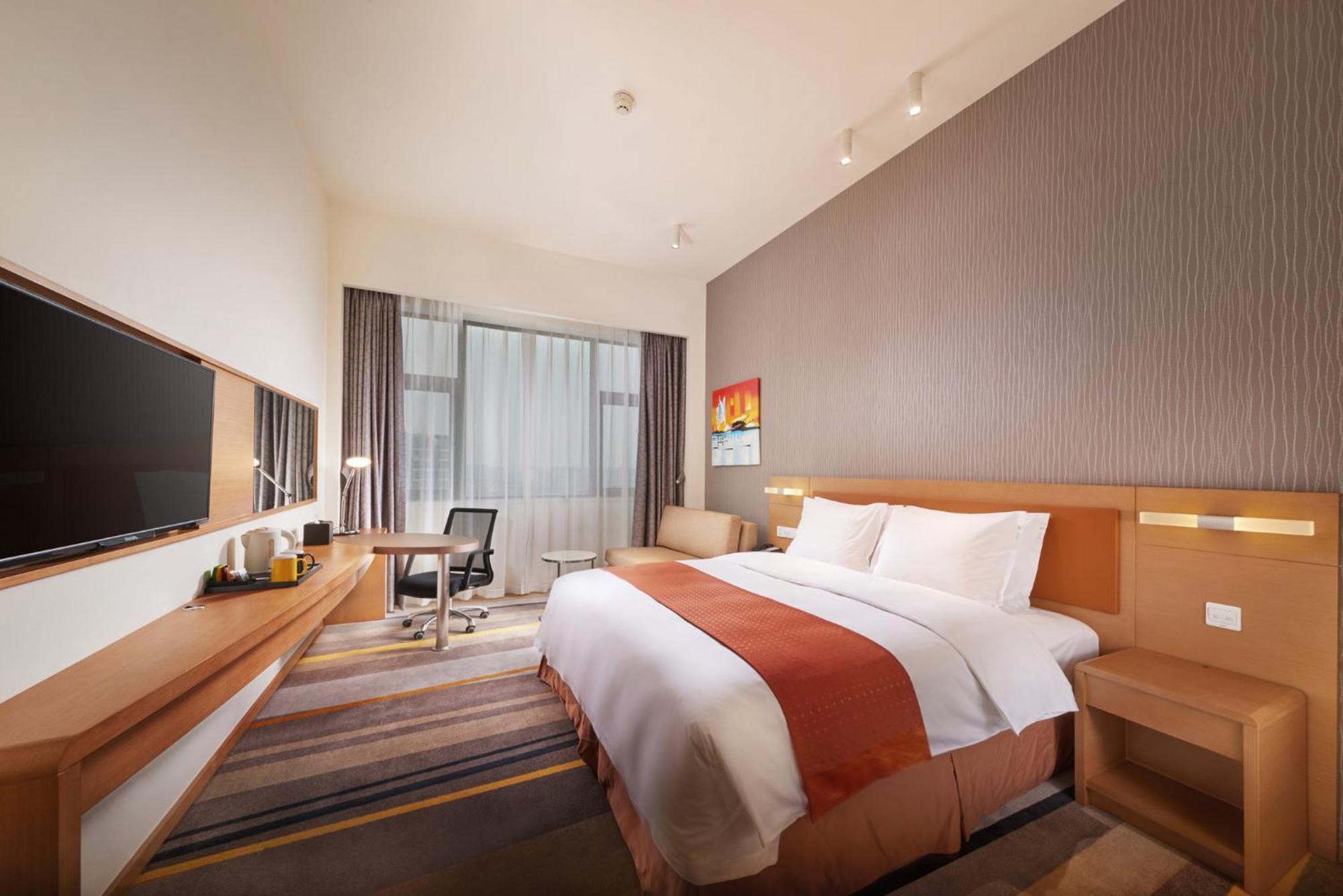 Holiday Inn Express Chengdu Huanhuaxi By Ihg-Near Jinsha Site Musem,Near Wuhou Temple Museum,Welcome Drinks,Free Gym,Free Self-Service Laundry צ'נגדו מראה חיצוני תמונה